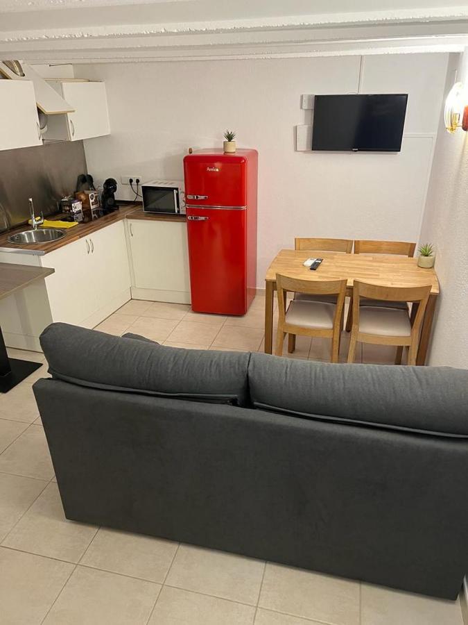 Apartament La Cova Пералада Екстер'єр фото